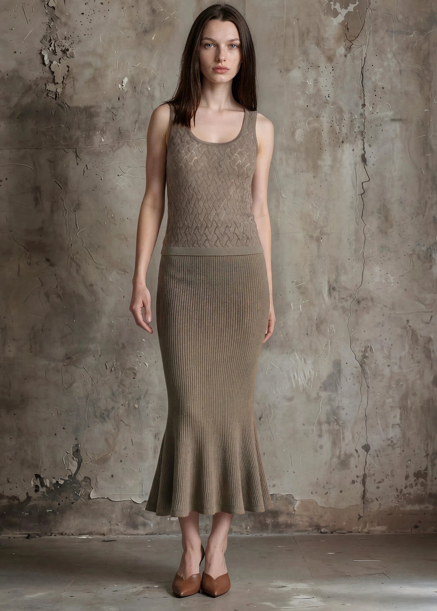 
                  
                    Efe fine cashmere t-top
                  
                
