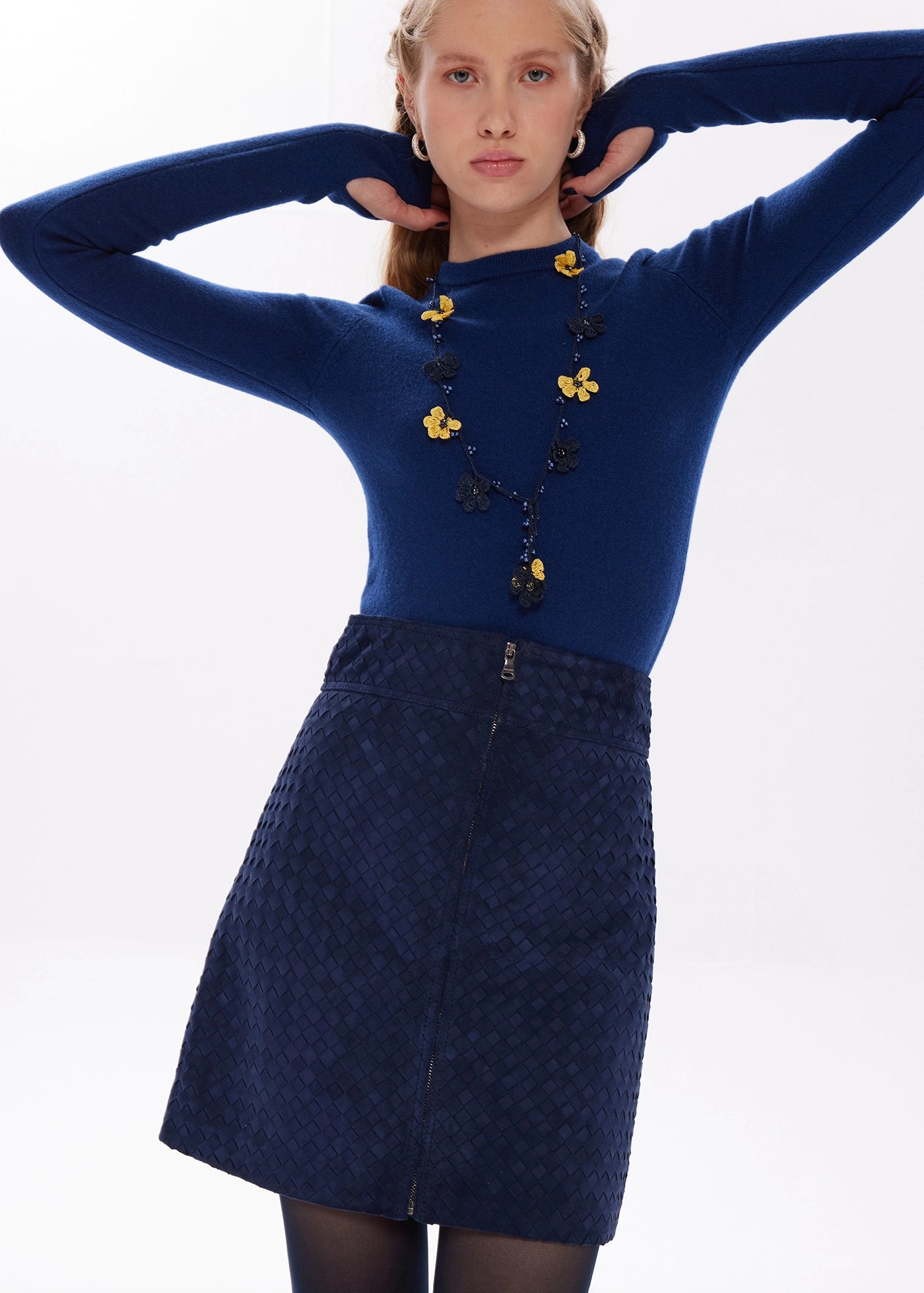 
                  
                    Derin cashmere jumper midnight blue
                  
                