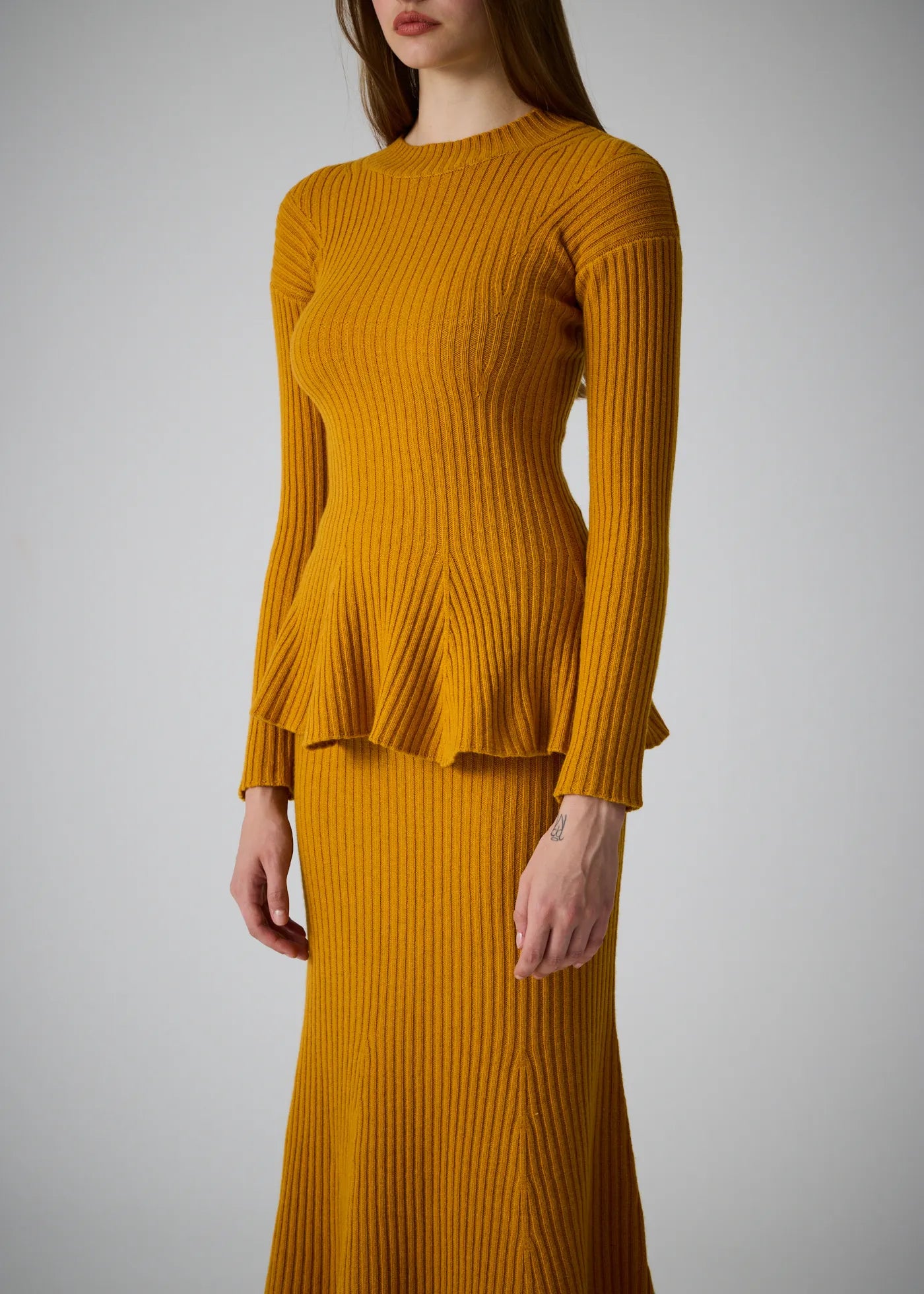 
                  
                    Anna cashmere jumper mustard
                  
                
