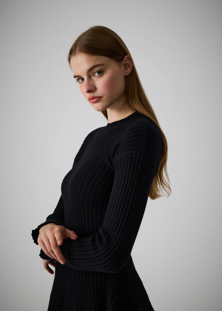 
                  
                    Anna cashmere jumper black
                  
                
