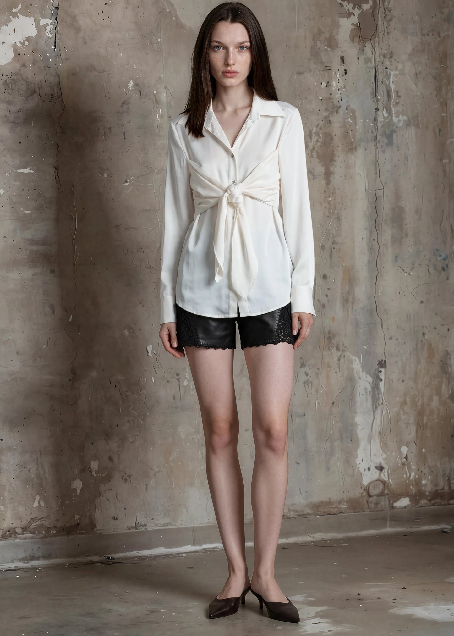 
                  
                    Eva Blouse white
                  
                