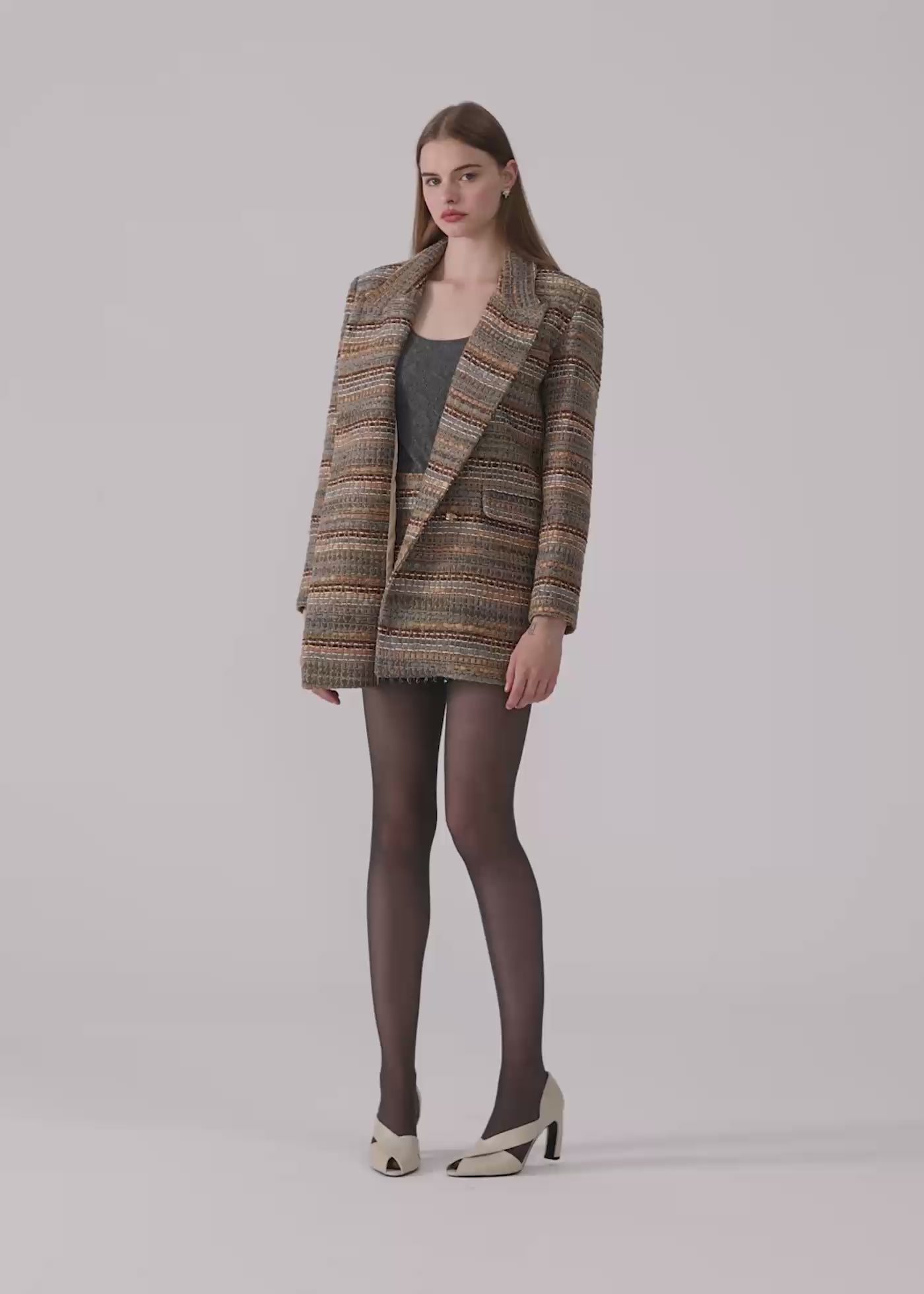 
                  
                    Load and play video in Gallery viewer, Caro tweed oversize blazer gray-blue
                  
                