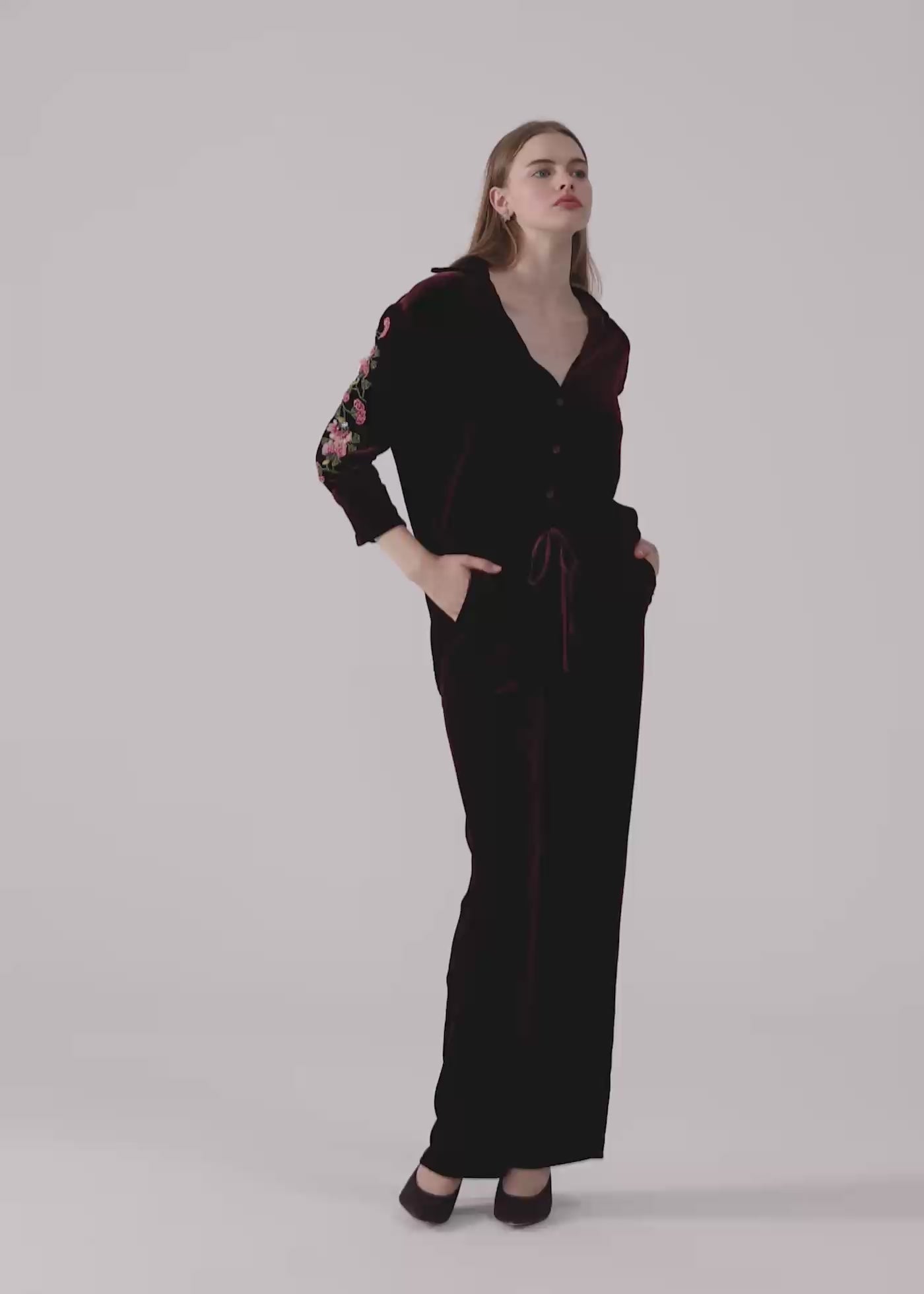 
                  
                    Load and play video in Gallery viewer, The E set hand embroidered velvet choco brown
                  
                