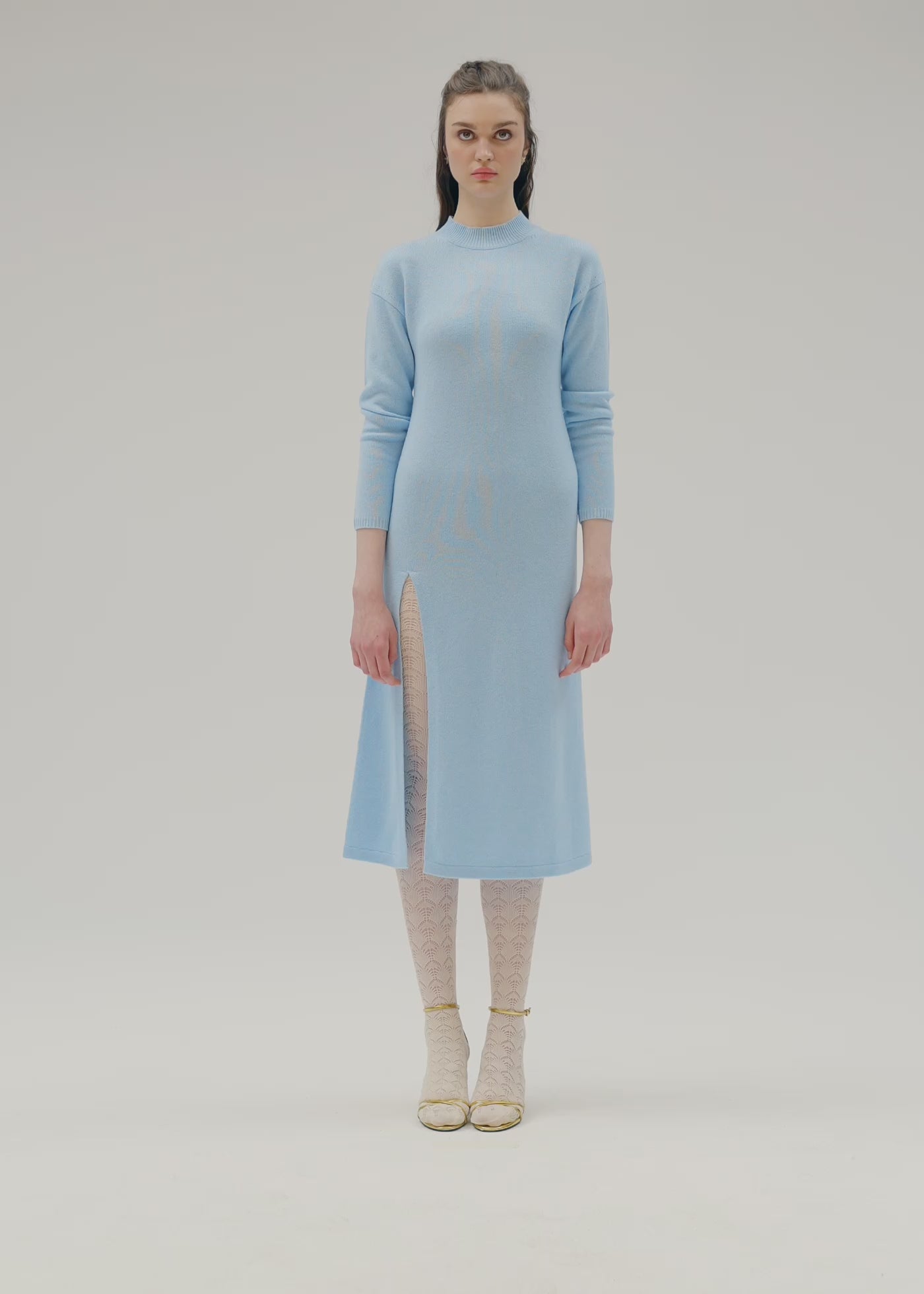 
                  
                    Load and play video in Gallery viewer, Melanie cashmere dress baby blue
                  
                