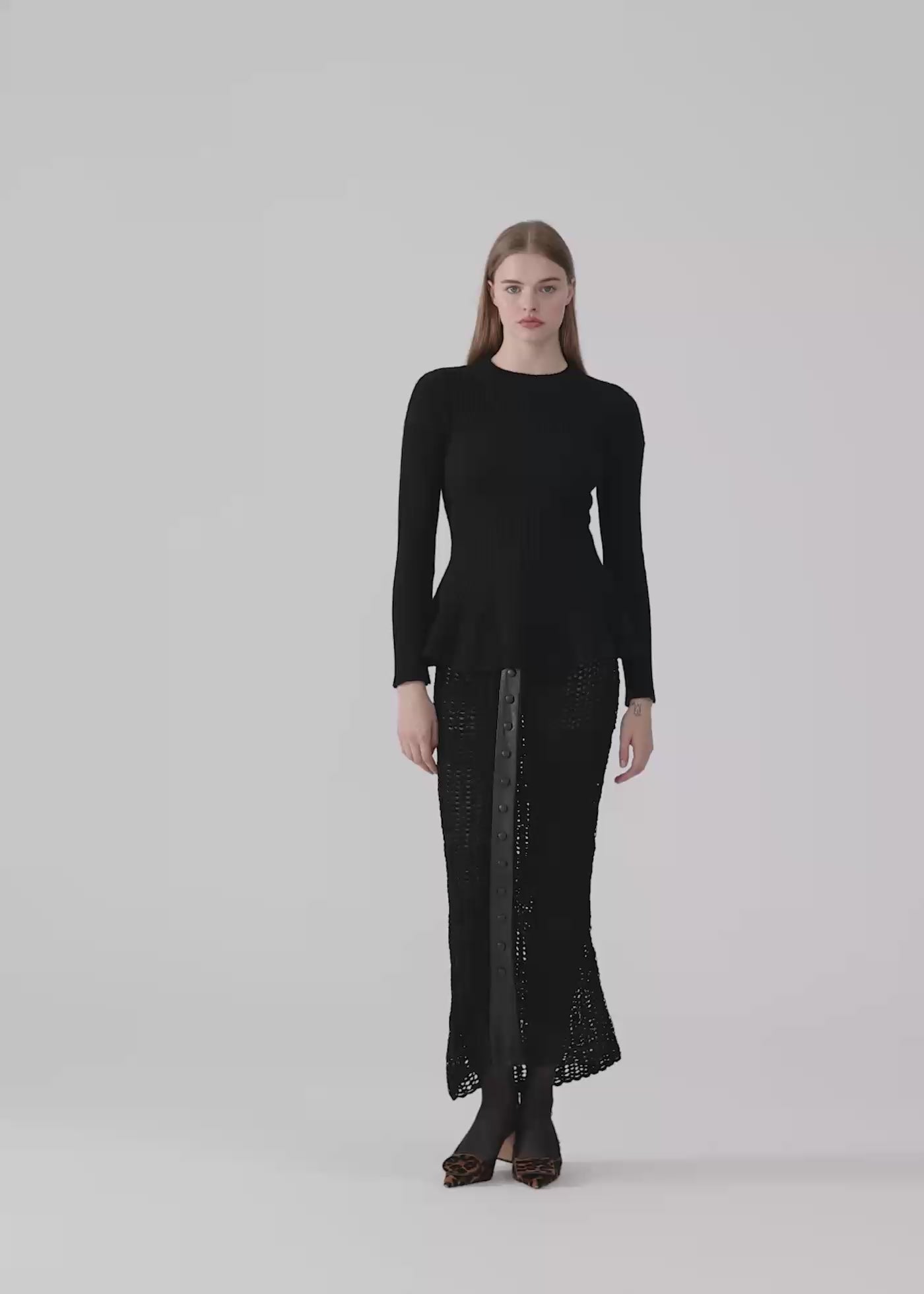 
                  
                    Load and play video in Gallery viewer, Anna cashmere jumper black
                  
                