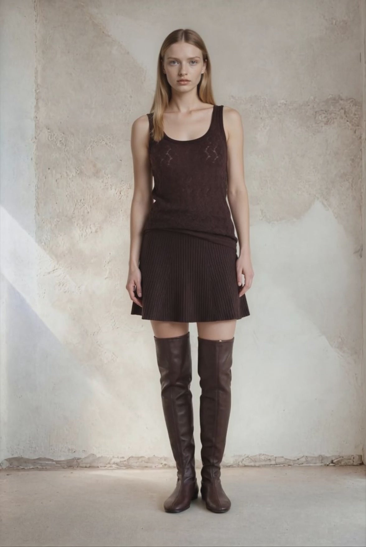 
                  
                    Load and play video in Gallery viewer, Leoni cashmere mini skirt brown
                  
                